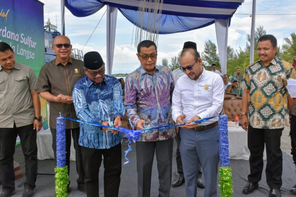 PT PEMA Lifting Sulfur Perdana di Pelabuhan Kuala Langsa