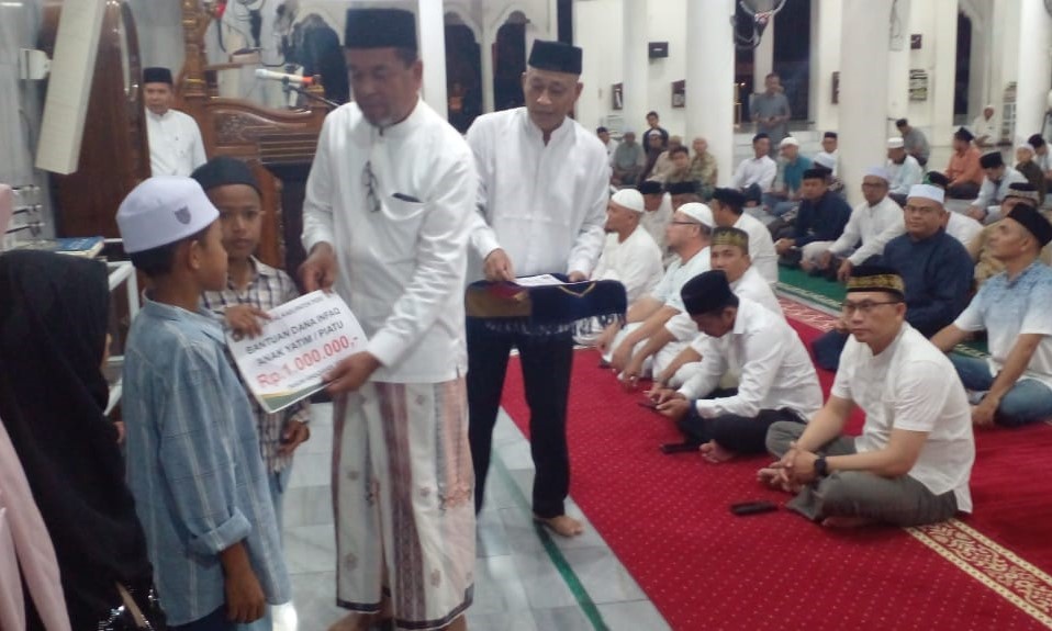 Di kabupaten Pidie, peringatan gempa dan Tsunami diiringi dengan zikir dan doa bersama yang berlangsung di Masjid Al Falah Sigli