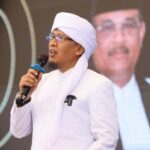 KH. Abdullah Gymnastiar atau Aa Gym mengisi tausiah peringatan 20 tahun Tsunami Aceh yang dilangsungkan di Halaman Masjid Raya Baiturrahman