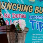 Bunda Literasi Aceh, Hj. Safriati S.Si., M.Si meresmikan peluncuran buku berjudul Terjun ke Dunia Bawah Laut bersama Si Tipan, Si Tuna Pintar