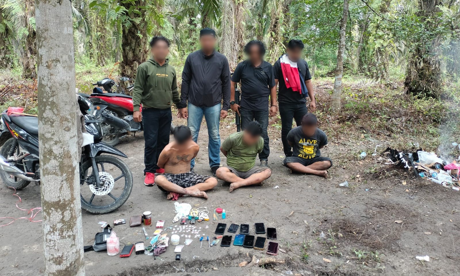 personel Kodam I/Bukit Barisan melalui unit Intelijen Kodim 0314/Inhil berhasil menangkap pelaku pengedar narkoba jenis sabu-sabu