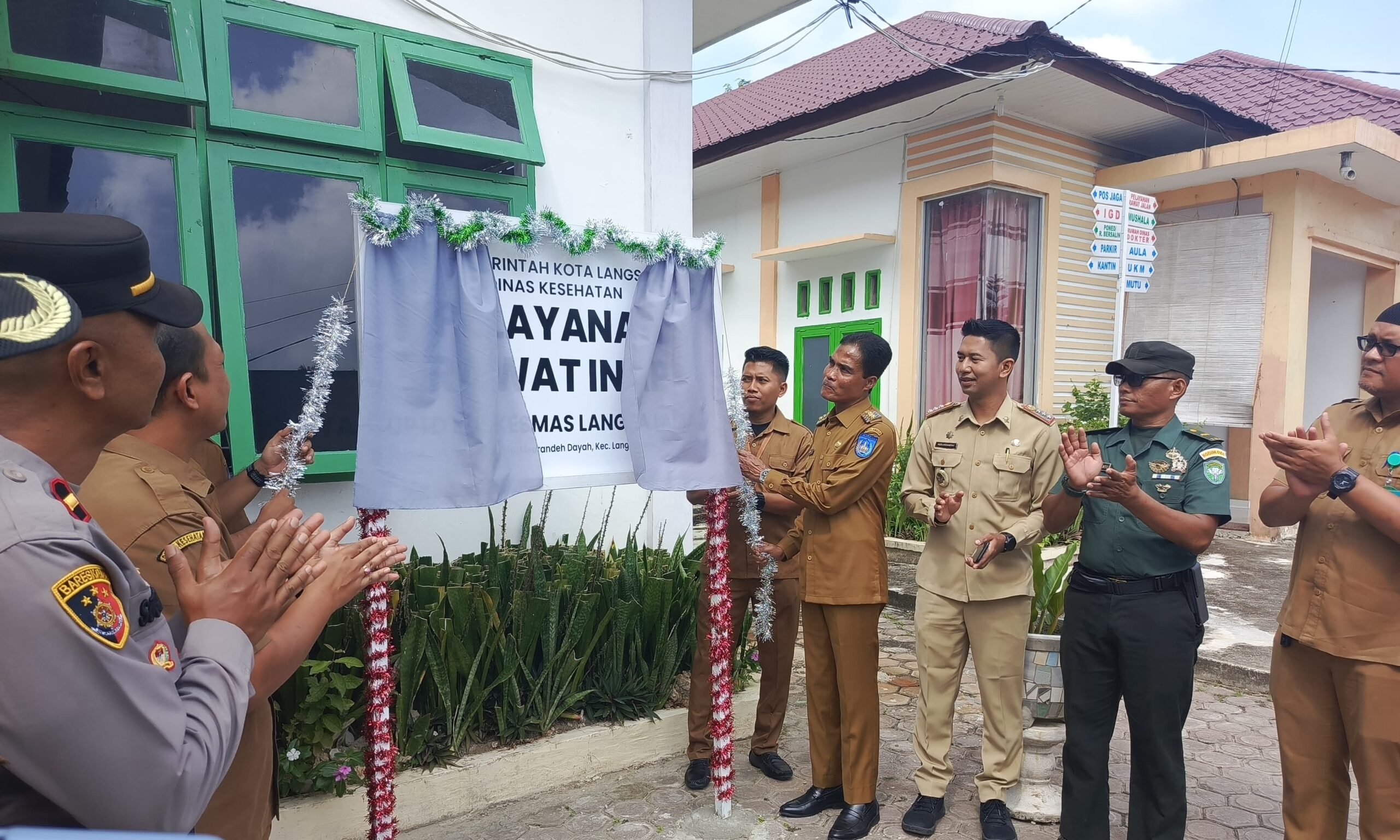 Pj Walikota Langsa Dr. Syaridin, S.Pd, M.Pd meresmikan gedung Operasional Pelayanan Rawat Inap Puskesmas Langsa Lama