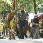 melestarikan sejarah dan menghormati jasa para pahlawan, Pangdam IM Mayjen TNI Niko Fahrizal melakukan revitalisasi makam pahlawan nasional