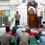 Kapolres Pidie AKBP Jaka Mulyana SIK MIK bersama jajarannya melaksanakan safari Subuh Keliling di Masjid Al Ihsan Kecamatan Grong-Grong