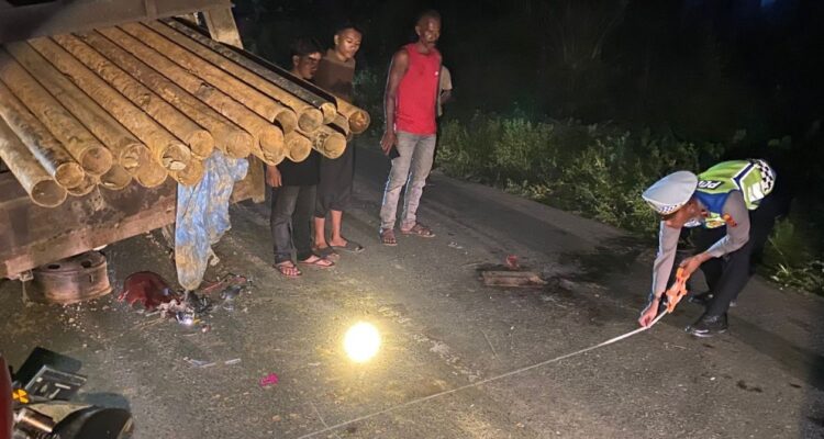 Sopir Mobil Daihatsu Hiline yang mengalami kecelakaan di Jalan Lintas Gampong Beusa - Lokop tepatnya di Desa Tampak kabur usai kecelakaan