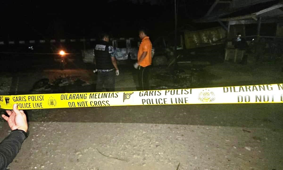 Polres Aceh Timur melakukan olah TKP pembakaran kendaraan yang disertai pengrusakan di Perusahaan Perkebunan PT. Atakana Company