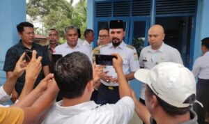 Bupati Aceh Timur, Iskandar Usman Al-Farlaky meresmikan Kantor Pelayanan Administrasi Kependudukan, Perizinan dan Pertanahan di Birem Bayeun