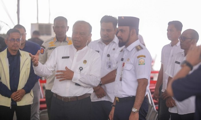 Bupati Aceh Timur Iskandar Usman Al-Farlaky meninjau langsung pelaksanaan ujian seleksi PPPK Tahap II yang berlangsung di Royal Hotel Idi