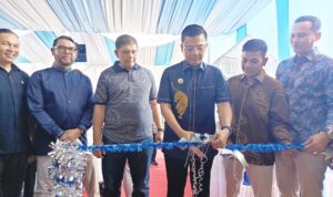 Walikota Langsa Jeffry Sentana S Putra, SE, meresmikan Laboratorium Klinik Bio-Care, di Jalan Ahmad Yani, Gampong (Desa) Paya Bujok Seuleumak