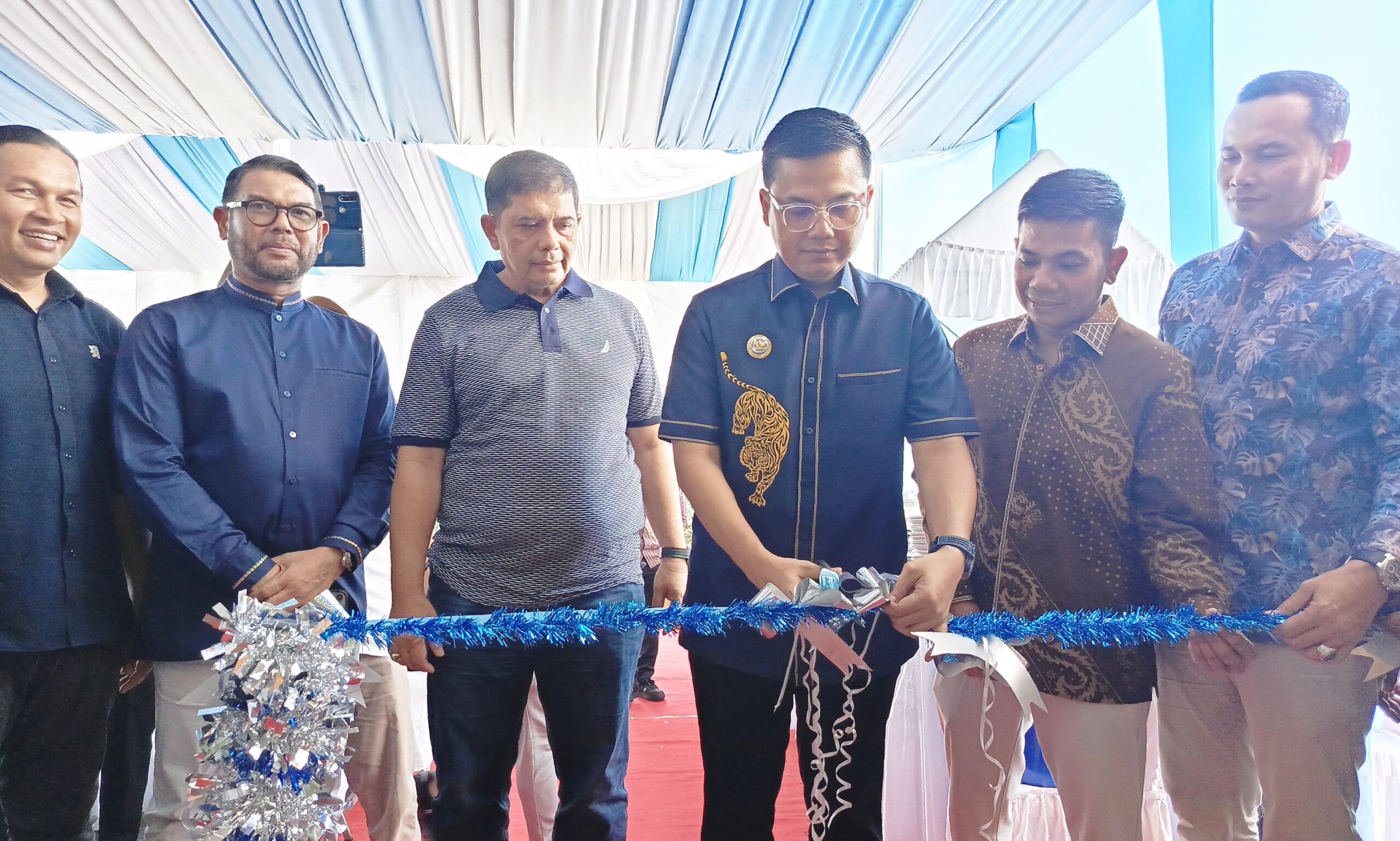 Walikota Langsa Jeffry Sentana S Putra, SE, meresmikan Laboratorium Klinik Bio-Care, di Jalan Ahmad Yani, Gampong (Desa) Paya Bujok Seuleumak