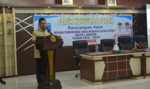 Walikota Langsa Jeffry Sentana S Putra, SE, secara resmi membuka Forum Konsultasi Publik Rancangan Awal RPJMD