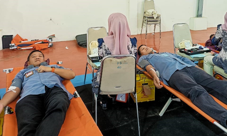 keluarga besar Medco E&P Malaka berkolaborasi bersama UTD RSUD Zubir Mahmud dan PMI Kota Langsa menggelar kegiatan donor darah