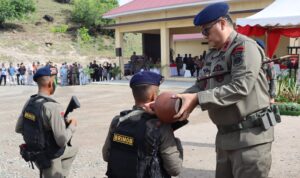 Kapolda Aceh Irjen Pol Dr. Achmad Kartiko secara resmi menutup kegiatan pembinaan tradisi pembaretan bagi Bintara dan Tamtama remaja SatBrimob