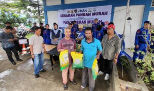 Direktorat Polisi Perairan dan Udara (Ditpolairud) Polda Aceh menyalurkan sebanyak 1,2 ton beras murah kepada masyarakat