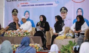 Dalam rangka memperingati HAN ke-41 tahun 2025, Bunda PAUD Aceh Besar Hj. Rita Mayasari membuka secara resmi kegiatan lomba anak-anak PAUD