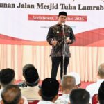 Bupati Syech Muharram meresmikan pembangunan jalan Mesjid Tuha Lamrabo yang dibangun dengan menggunakan dana CSR BUMN Pasar Modal Indonesia