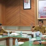 Sekretaris Daerah (Sekda) Aceh, M. Nasir, S.IP, MPA, memimpin rapat tindak lanjut terkait penanganan dan penetapan sumur minyak masyarakat