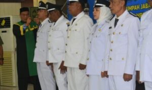 Walikota Langsa Jeffry Sentana S Putra melantik dan mengambil sumpah tujuh orang Pj Geuchik di Aula Setdakot Langsa, Kamis 23 Oktober 2025 Walikota Langsa Jeffry Sentana S Putra melantik dan mengambil sumpah tujuh orang Pj Geuchik di Aula Setdakot Langsa, Kamis 23 Oktober 2025