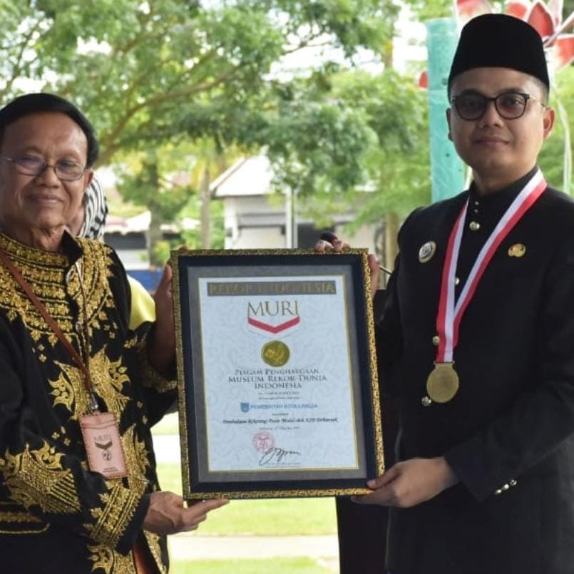 Pemerintah Kota (Pemko) Langsa ukir sejarah dengan menerima penghargaan Rekor Muri dan Financial Literacy Award (FLA) Pemerintah Kota (Pemko) Langsa ukir sejarah dengan menerima penghargaan Rekor Muri dan Financial Literacy Award (FLA)