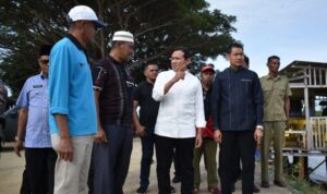 Wakil Gubernur Aceh, H. Fadhlullah SE, meninjau kondisi Kuala Idi Rayeuk, Kabupaten Aceh Timur, Jumat (7/11/2025) Wakil Gubernur Aceh, H. Fadhlullah SE, meninjau kondisi Kuala Idi Rayeuk, Kabupaten Aceh Timur, Jumat (7/11/2025)